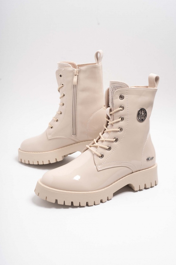 Lakk hatású bézs bakancs 4235/ F