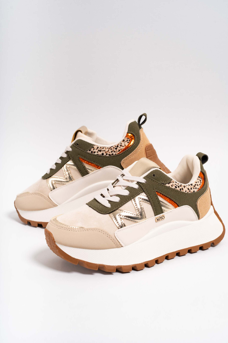 Emelt talpú sportcipő 6106/ S