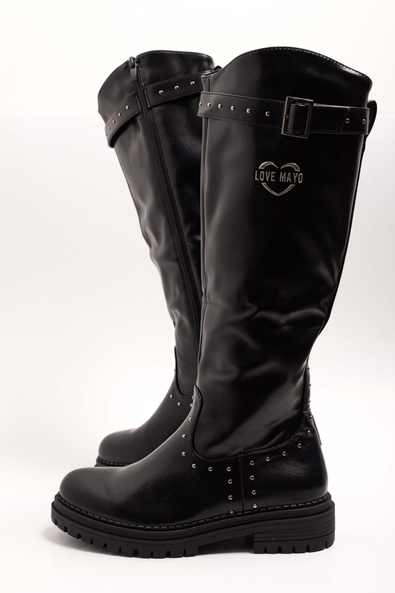 Szegecses műbőr csizma 4246/ F