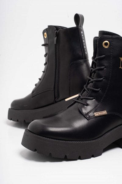 Matt műbőr bakancs 4234/ F