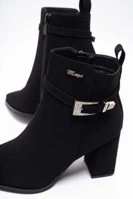 Strasszköves bokacsizma 5232/ F